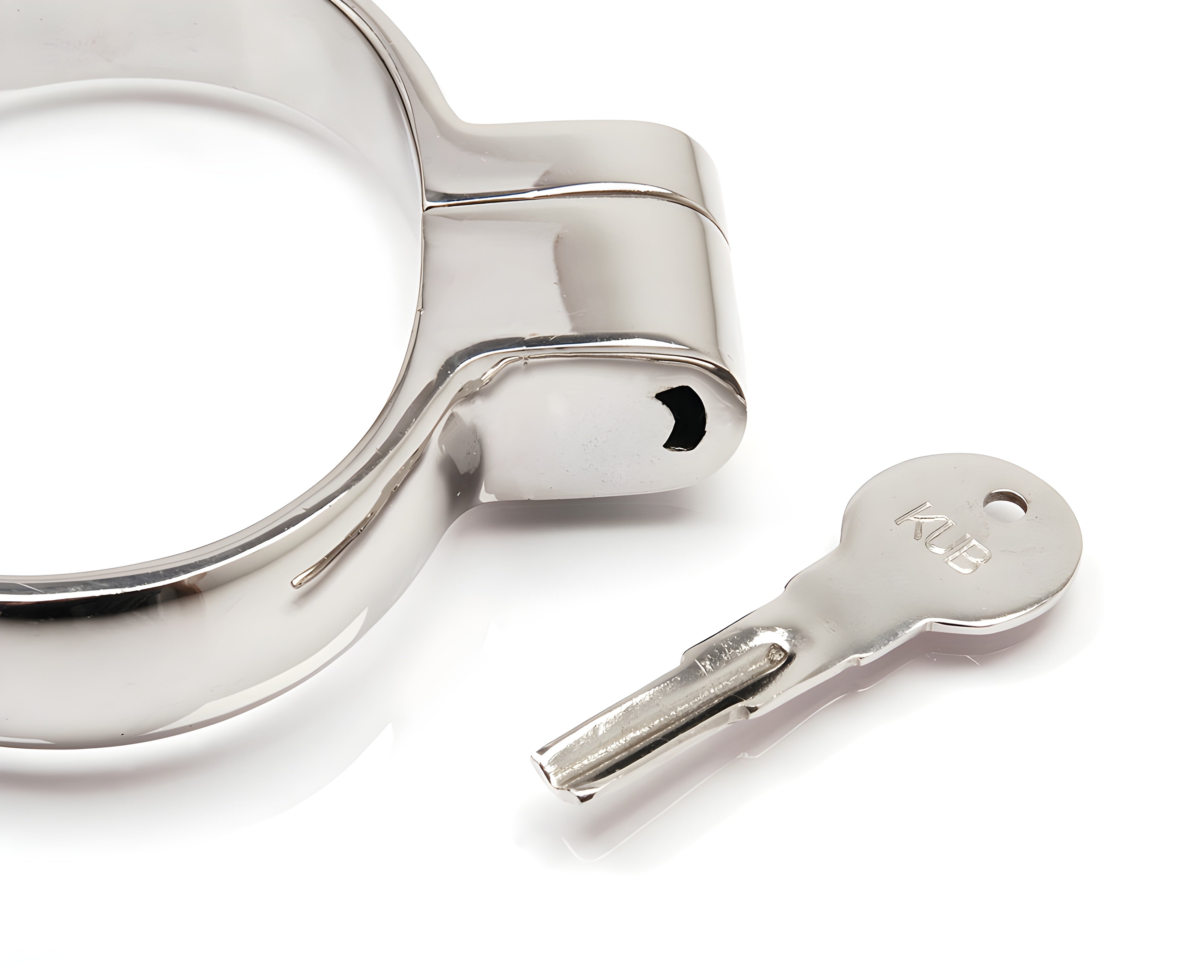Heavy leg irons with snap lock and connecting chain