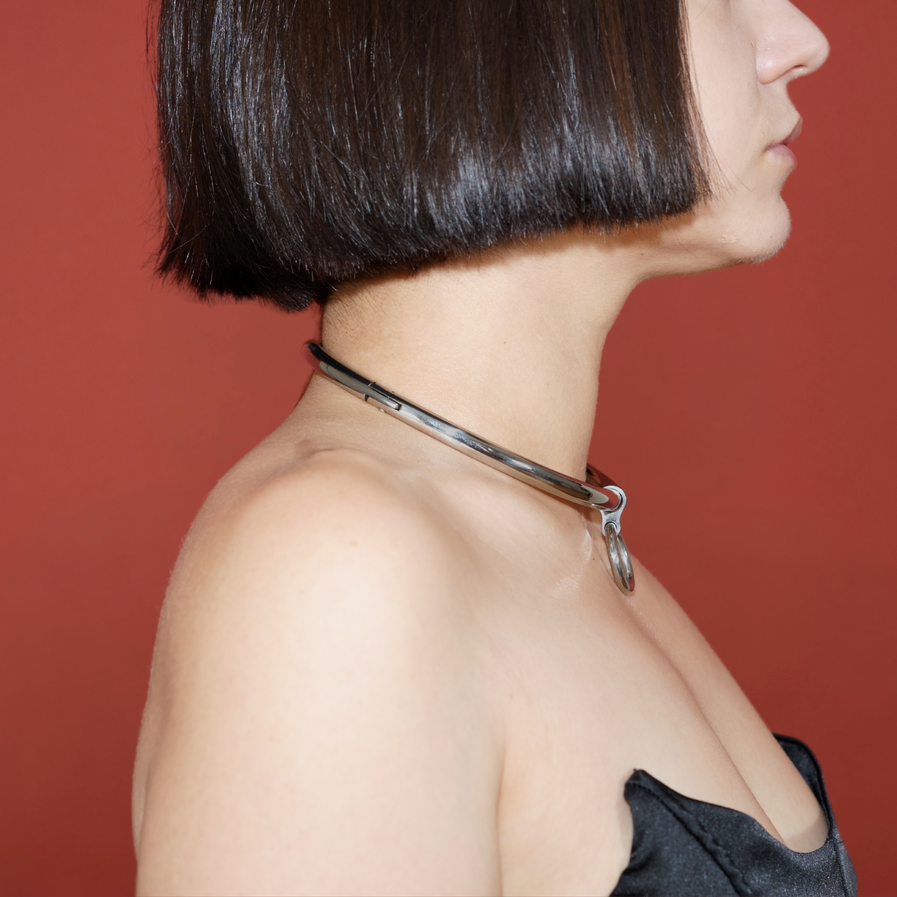 deSade® Collar 8 mm silver - Elegant locking neck cuff in stainless steel, oval, with hidden Hex‑Lock – with O‑Ring