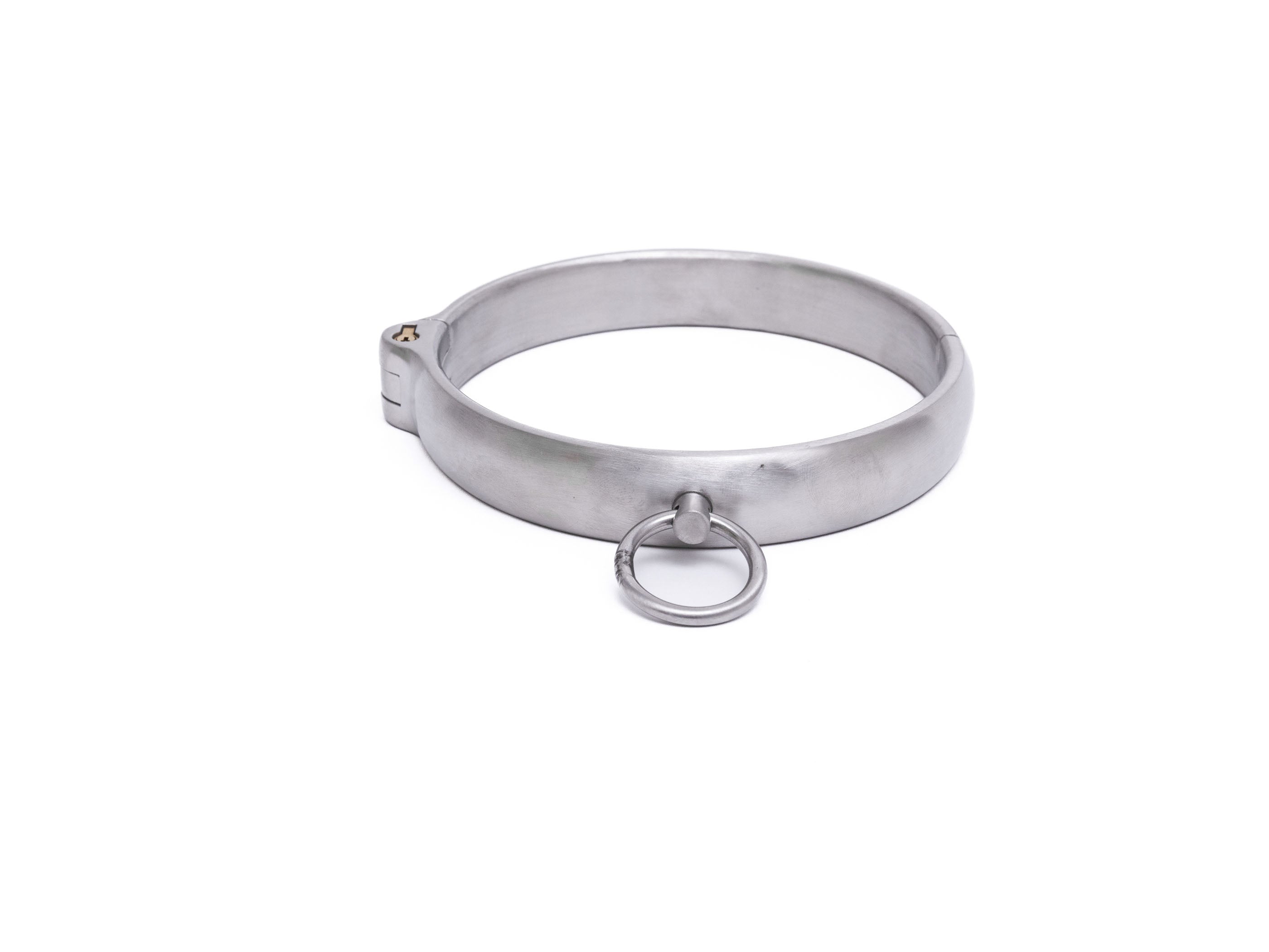 Brushed rounded stainless steel restraints - push-in lock