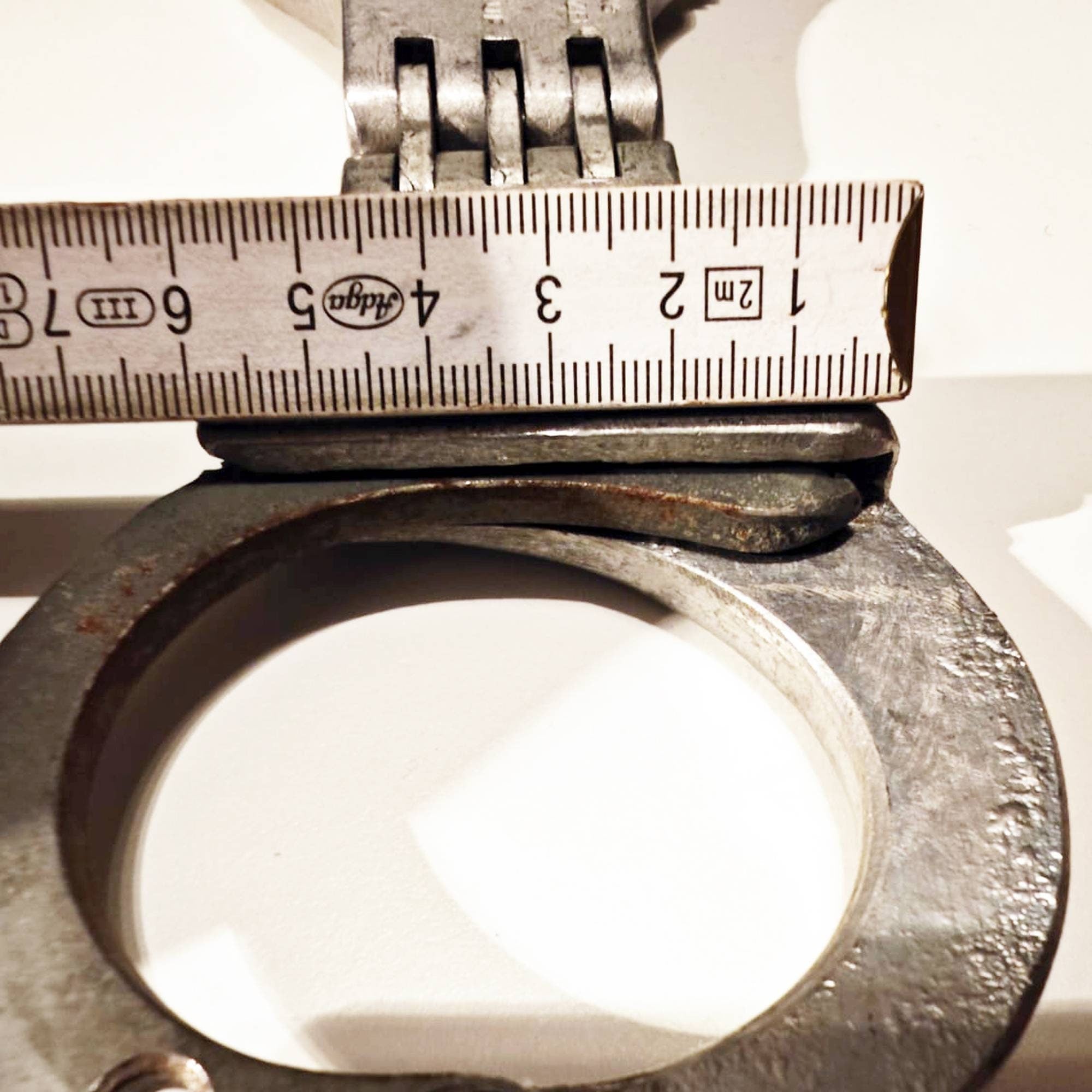 MakeItRigid stiffener for handcuffs "Schutzmarke Deutsche Polizei"