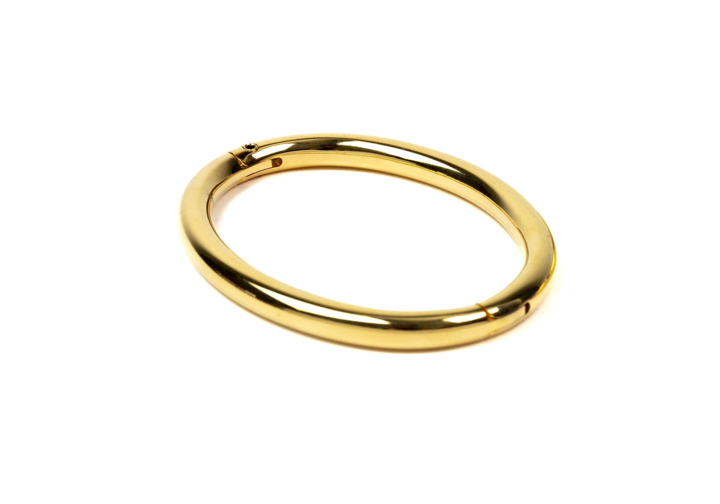 2x deSade® Cuff 6 mm gold – Elegant locking bracelet in stainless steel with hidden Hex‑Lock. Available as a Single Piece or a Set of Two