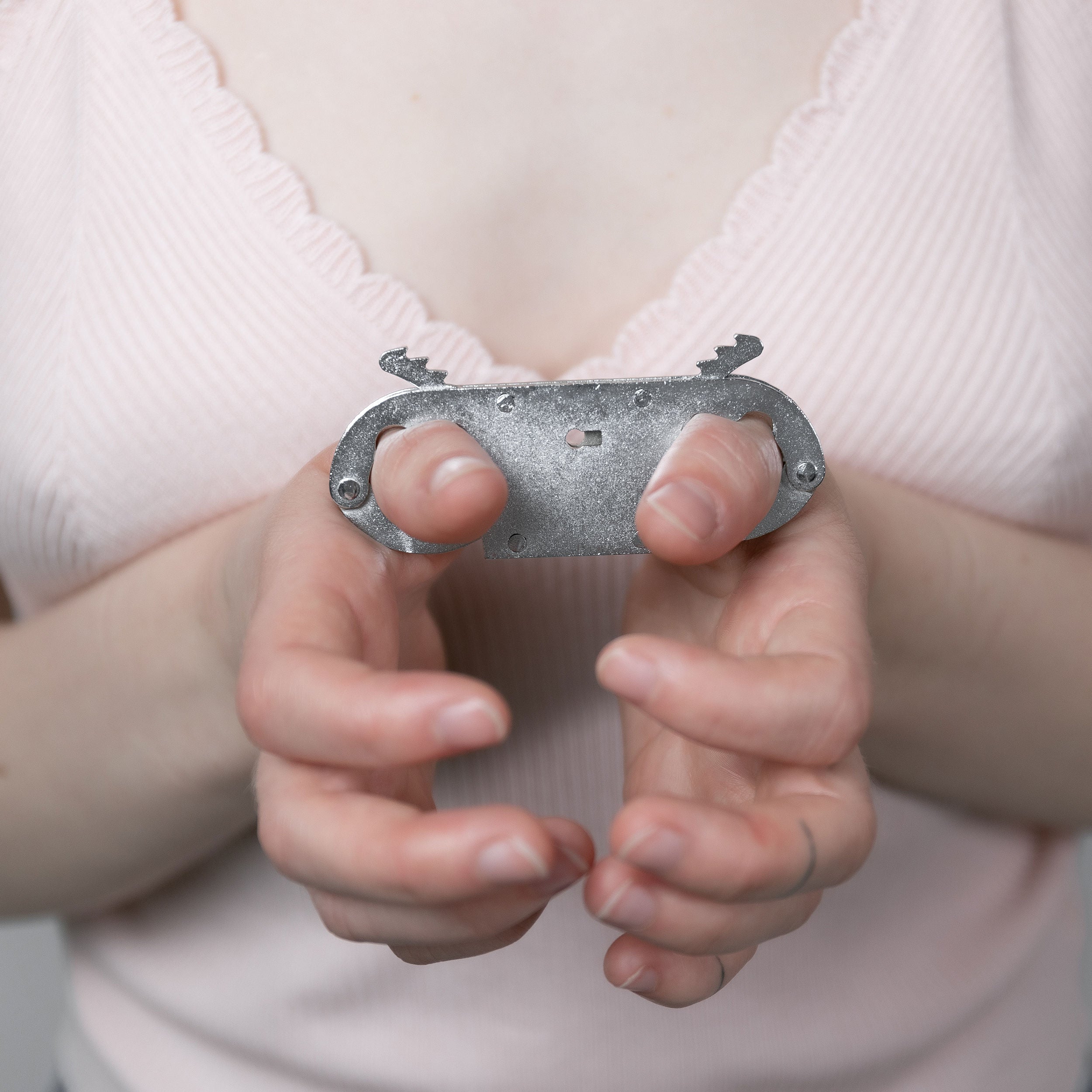 Premium carbon steel thumbcuffs