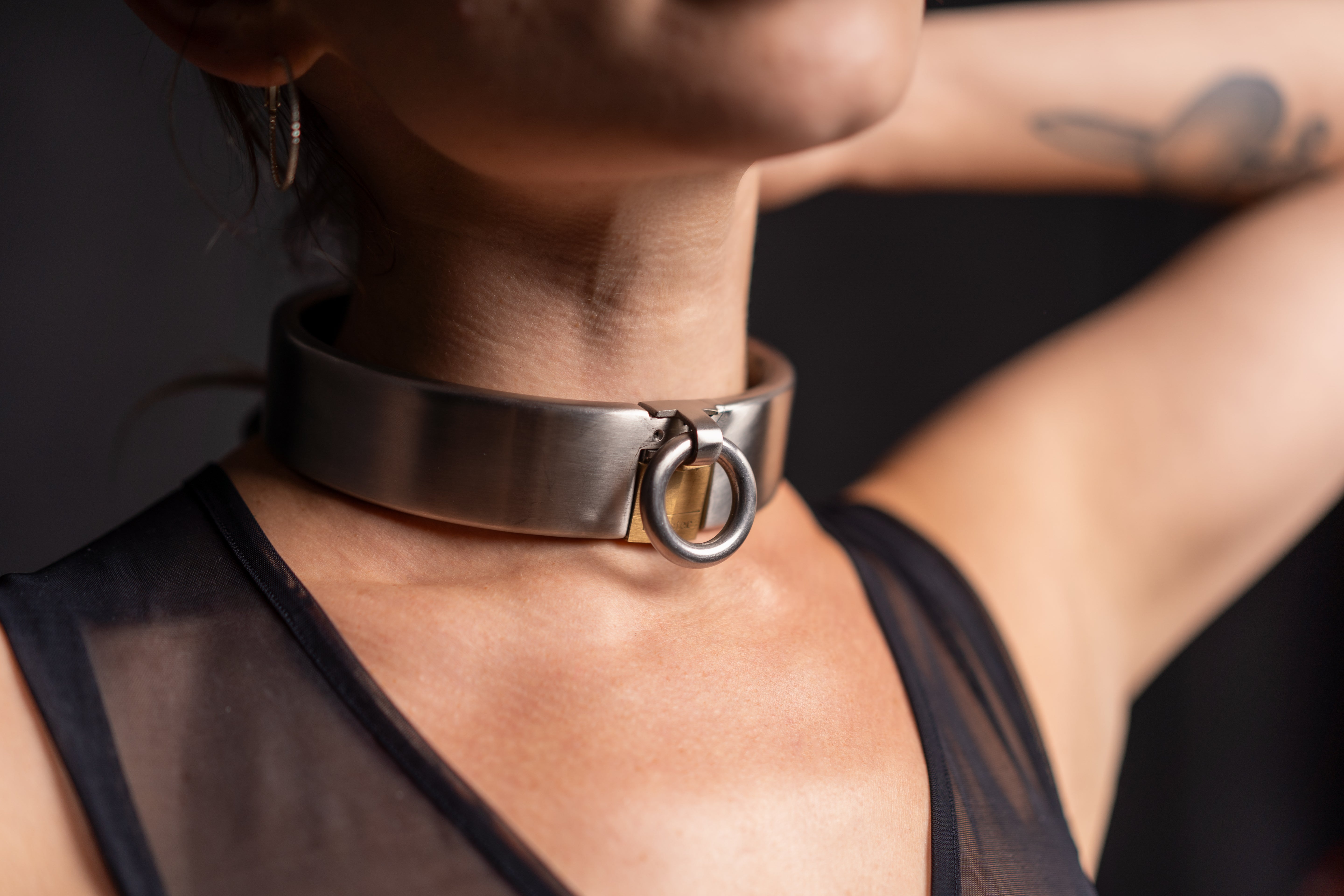 Collar - Brushed stainless steel restraints - padlock