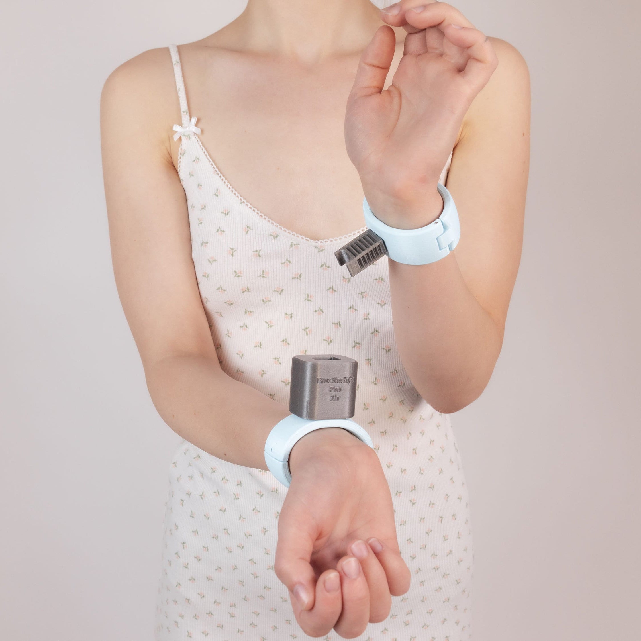 Quick Shackles Adapt - the new bondage system for endless possiblities