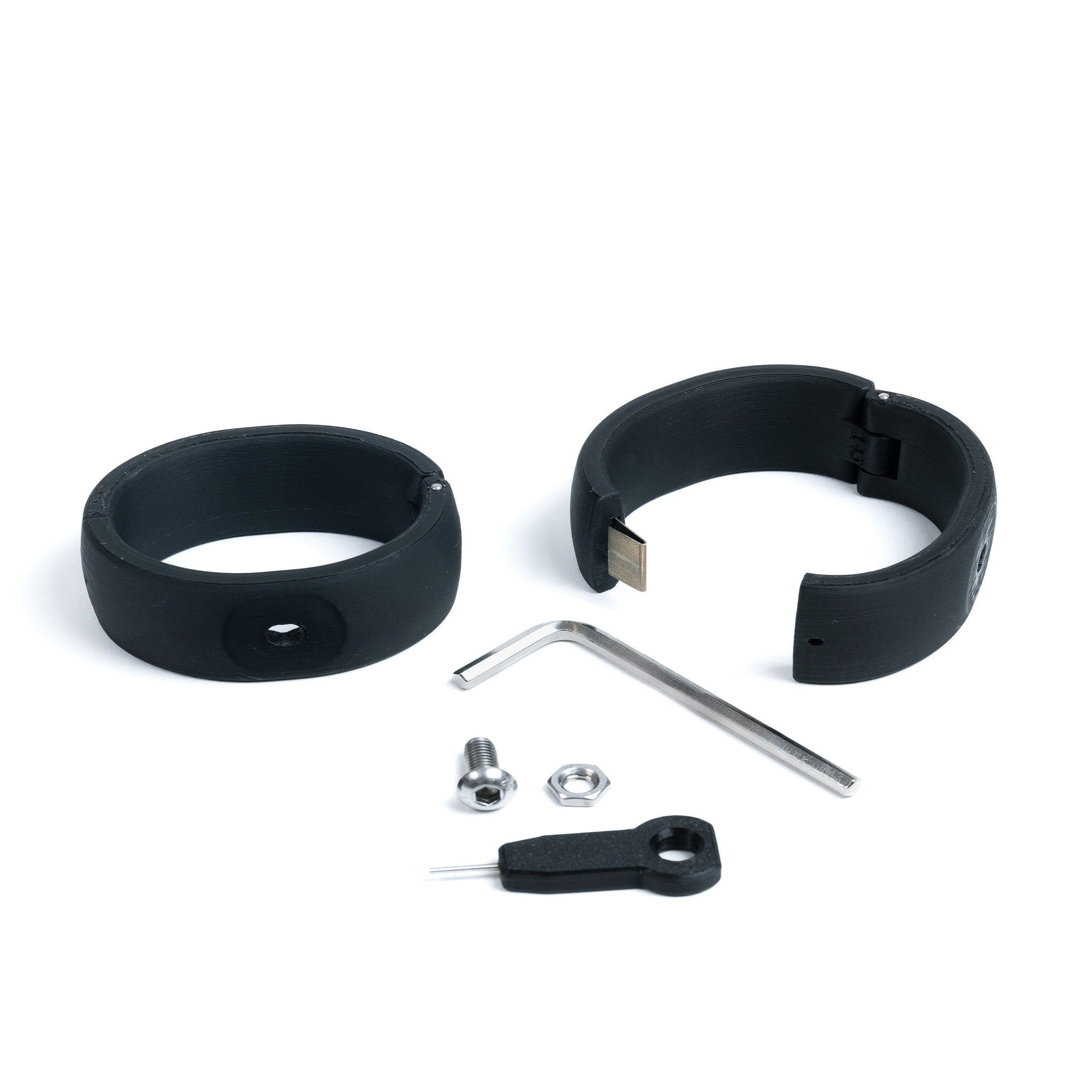 Quick Shackles Adapt - the new bondage system for endless possiblities